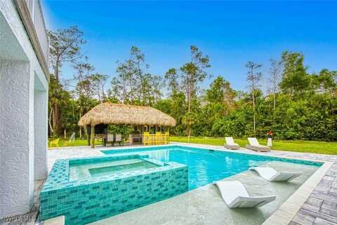 675 Logan Boulevard S, Naples, FL 34119