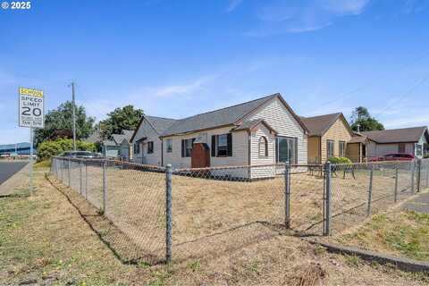 1702 10TH ST, Tillamook, OR 97141