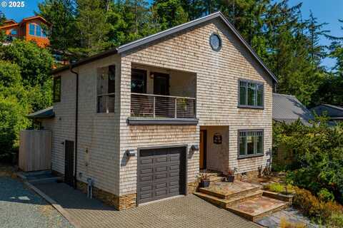 562 1ST ST, Manzanita, OR 97130