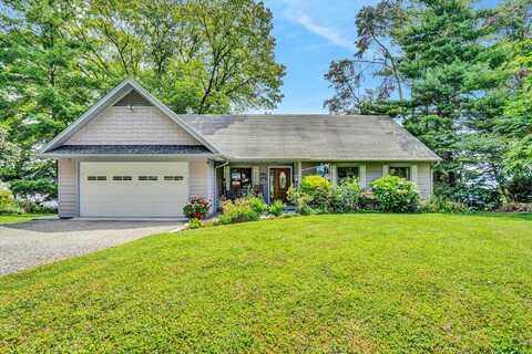 104 Twin Coves DR, Moneta, VA 24121