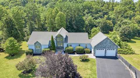1860 Riverbend DR, Rocky Mount, VA 24151