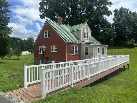 77 Mountain Pass RD, Blue Ridge, VA 24064