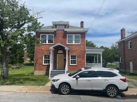 27 W Clay ST, Salem, VA 24153