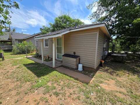 42 W 26th St, San Angelo, TX 76903