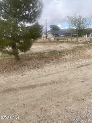 10175 Valle Vista Rd Road, Phelan, CA 92371