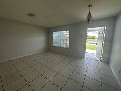 2226 SE Tiffany Avenue, Port Saint Lucie, FL 34952