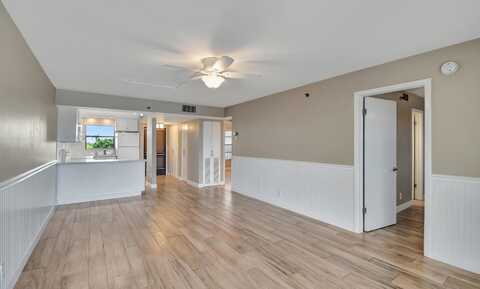 4640 Lucerne Lakes Boulevard, Lake Worth, FL 33467