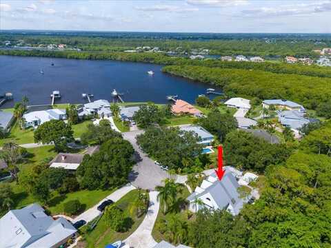 1012 SE Kitching Cove Lane, Port Saint Lucie, FL 34952