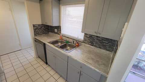 10 Golfs Edge, West Palm Beach, FL 33417