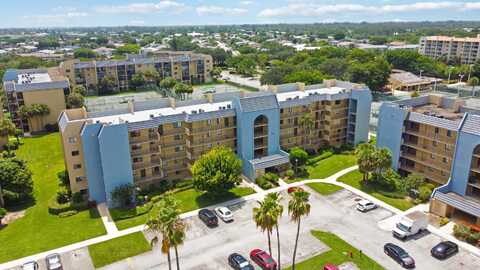 2820 Tennis Club 204 Drive, West Palm Beach, FL 33417