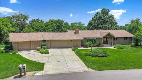 2710 Pioneer Lane, Saint Cloud, MN 56301