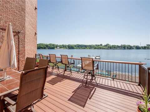 329 Geneva Avenue N, Oakdale, MN 55128
