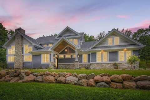 294 Cove Road, Hudson, WI 54016