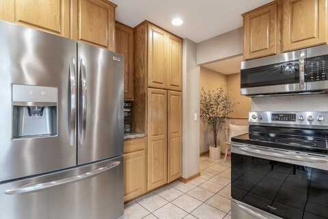 385 N Lexington Avenue, Le Center, MN 56057