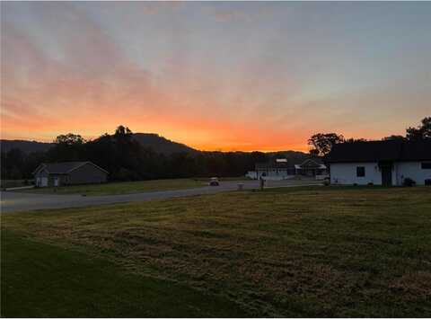 432 Backstretch Court, La Crescent, MN 55947