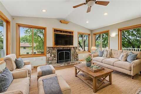 6244 Edgemont Boulevard N, Brooklyn Park, MN 55428