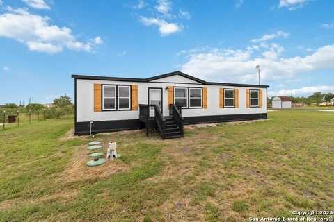 176 county road 4631, Hondo, TX 78861