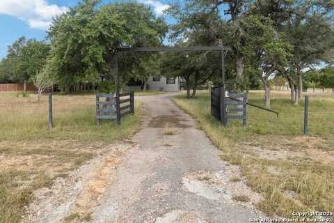 279 Ute, Bandera, TX 78003
