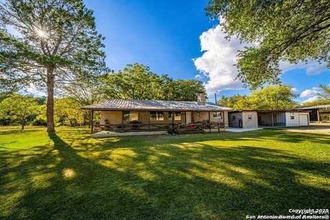 710 Chipman Lane, Bandera, TX 78003