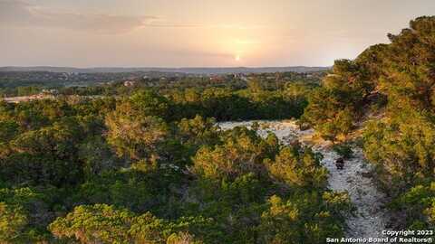 1729 Whispering Hills Dr, Canyon Lake, TX 78133