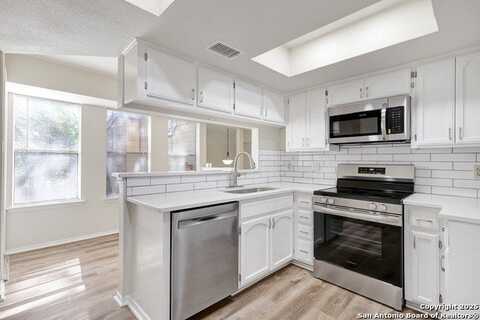 9326 Whisper PT, San Antonio, TX 78240