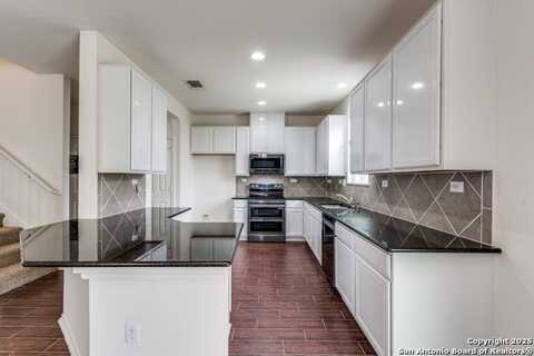 6719 Loma Blanca, San Antonio, TX 78233