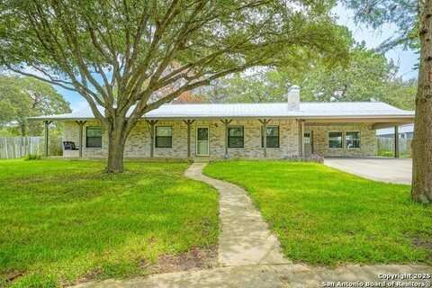 303 Bear Ridge, La Vernia, TX 78121
