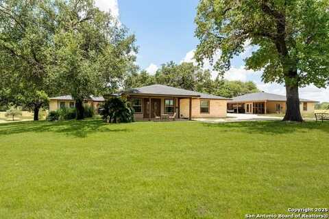 103 Misty Bend, Floresville, TX 78114