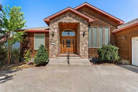215 Dale Ave, Fort Jones, CA 96032