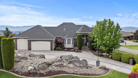 8708 E REDWOOD Ln, Spokane, WA 99217