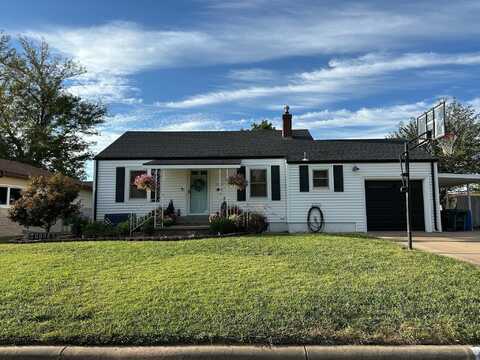 2509 Shawnee Dr, Great Bend, KS 67530