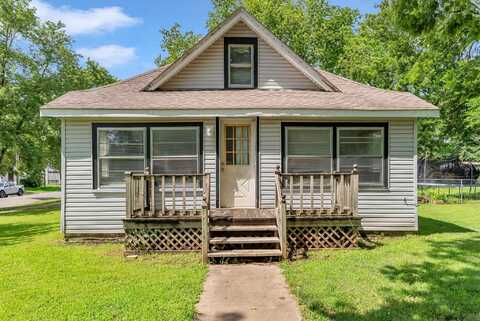 722 S College Ave, Mulvane, KS 67110