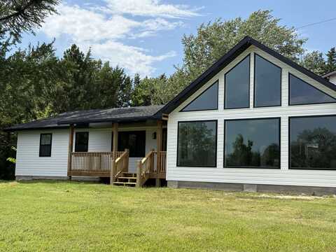 5 Dan Dr, Marion, KS 66861