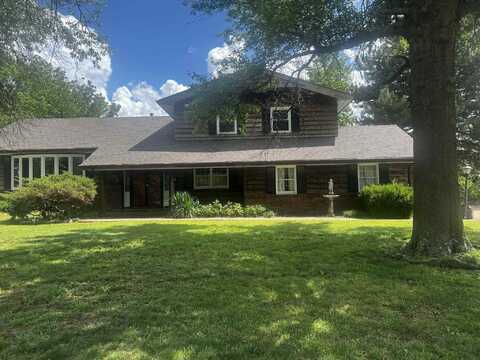 422 S Circle Dr., Wellington, KS 67152