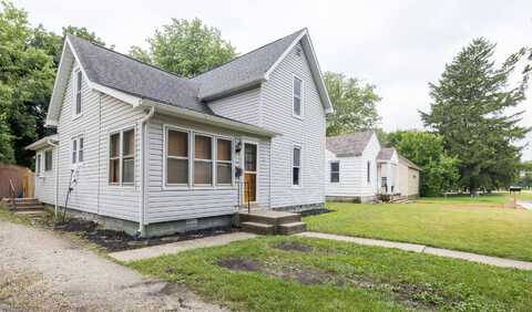 111 E Iroquois Street, Kentland, IN 47951