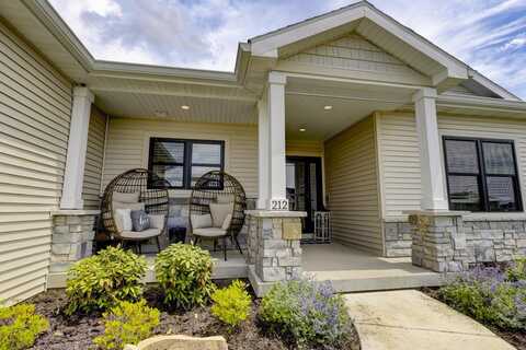 212 Chickadee Lane, Sauk City, WI 53583