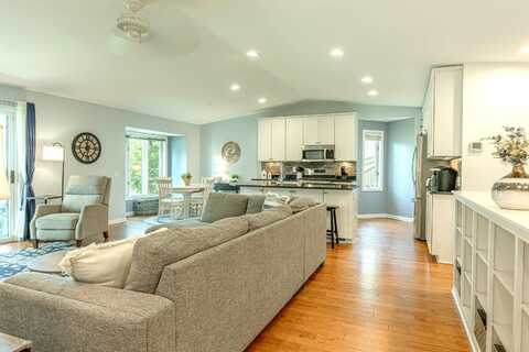 7540 Widgeon Way, Madison, WI 53717