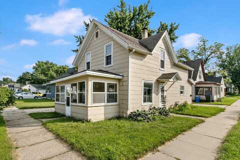 230 E Carroll Street, Portage, WI 53901