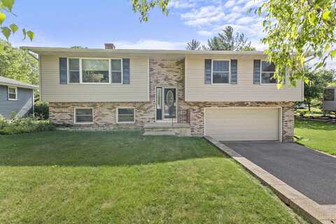 634 Cresthaven Drive, Cottage Grove, WI 53527