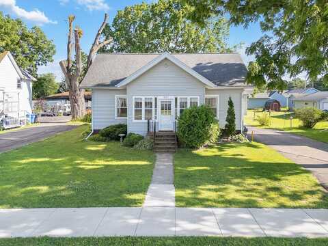 221 Linn Street, Baraboo, WI 53913