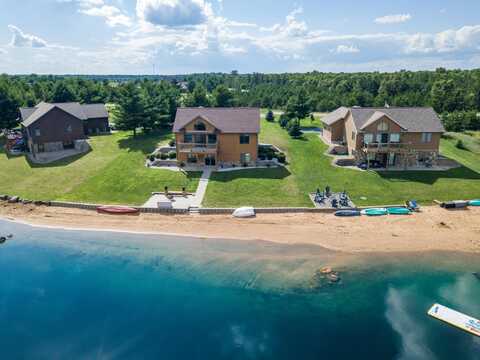 N7586 N Stone Gate Drive, New Lisbon, WI 53950