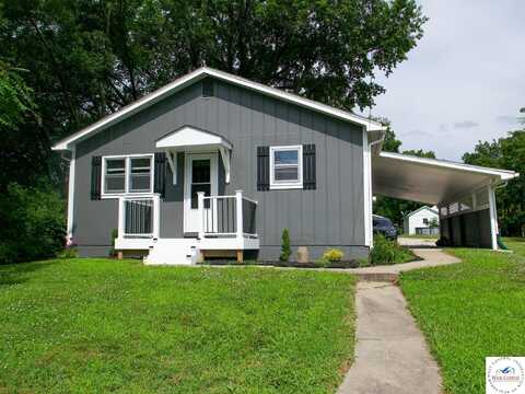 715 N Warren, Warrensburg, MO 64093