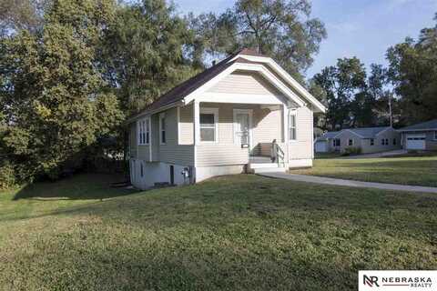 5001 N 41st Street, Omaha, NE 68111