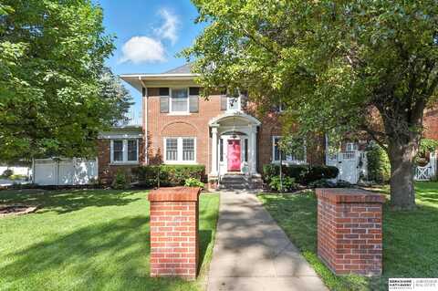 102 N 54th Street, Omaha, NE 68132