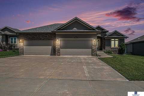 3020 Whispering Wind Boulevard, Lincoln, NE 68516