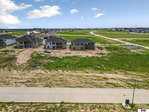 5613 N 199 Street, Elkhorn, NE 68022