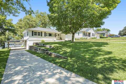 3024 S 49th Street, Omaha, NE 68106