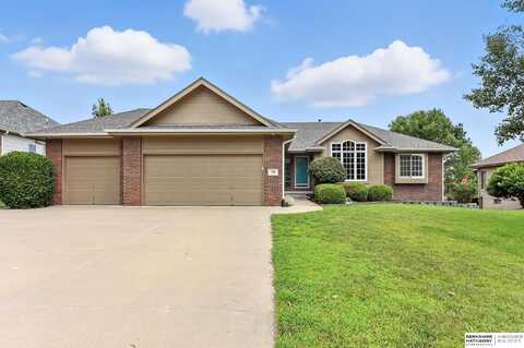 301 Longwood Drive, Papillion, NE 68133
