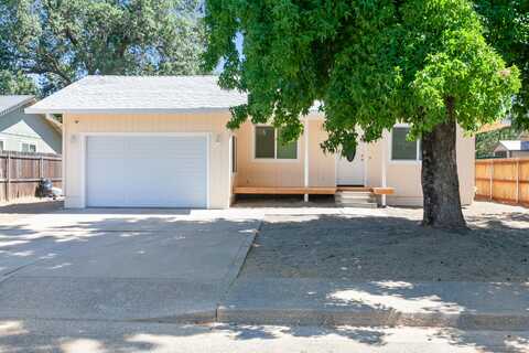 2445 Toyon Street, Anderson, CA 96007