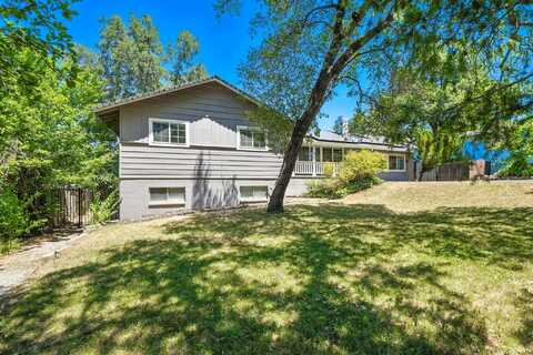 1448 Carter Way, Redding, CA 96002